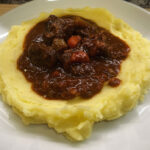 Varíme s Jančim: Tradičný írsky guláš na pive Guinness