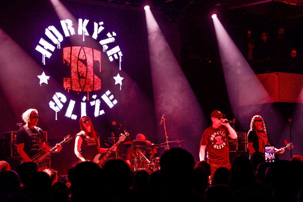 Horkýže slíže: Rýchlik ktorý stojí na prvej koľaji sa určite tak rýchlo nevykoľají