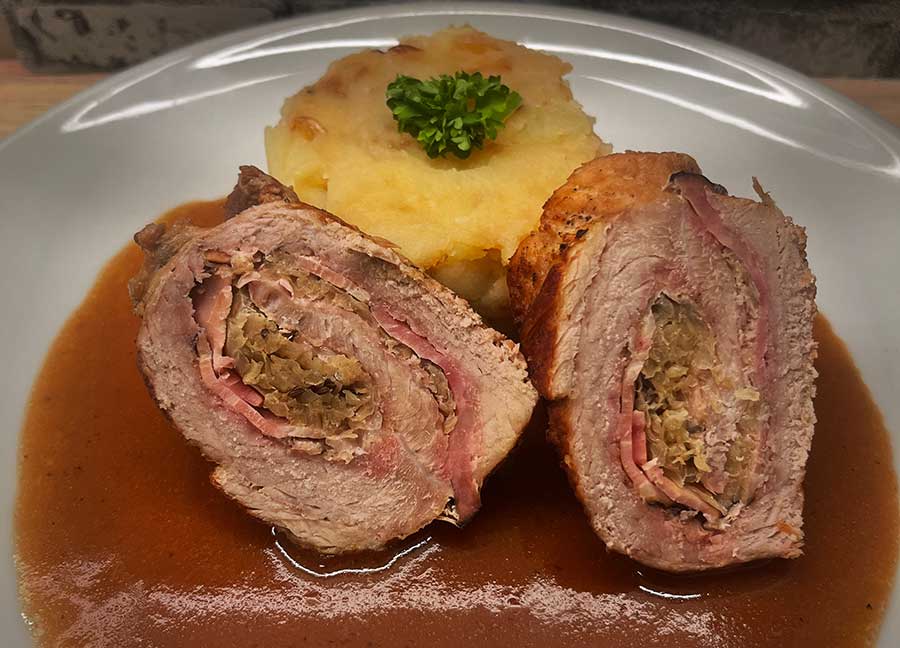 Varíme s Jančim: Záhorácky závitok s pučenými zemiakmi