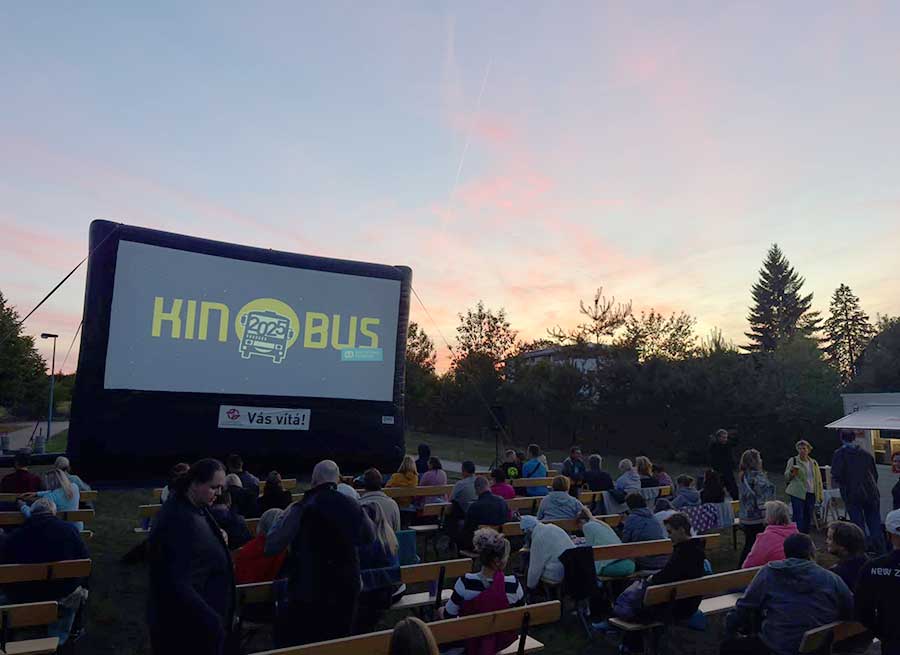 Kinobus 2026 odštartoval 19. ročník. Letné kino ponúkne 44 premietaní zdarma